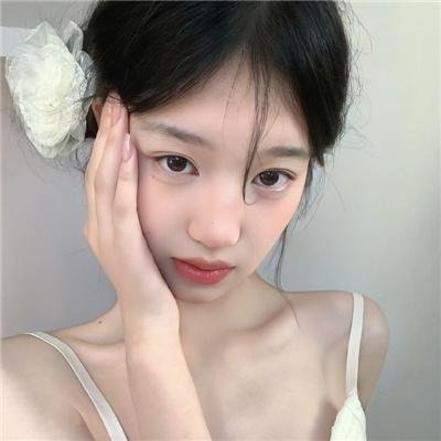 比基尼琼斯和爱的圣殿